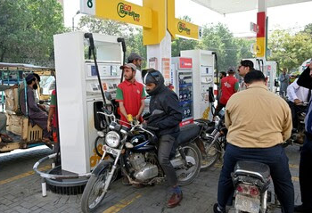 LAS BOLSAS SE DESPLOMAN y el petróleo se dispara por la guerra en Oriente Medio