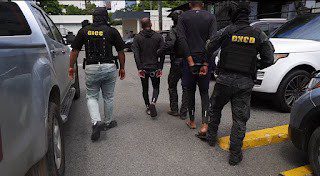 AUTORIDADES incautan 151 paquetes de presunta cocaína en la costa de Baní